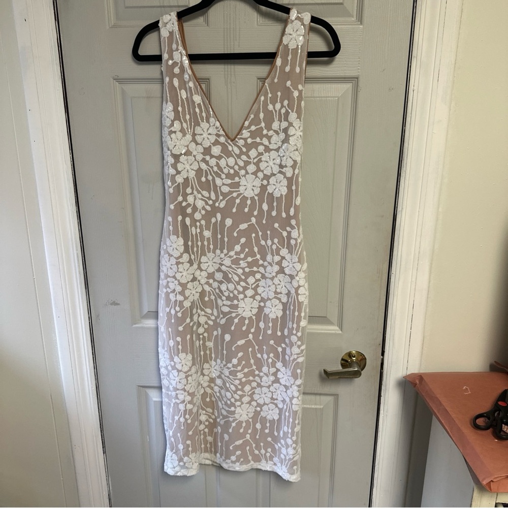 Sleeveless V-Neck White Floral Embroidered Maxi Dress - Unbranded